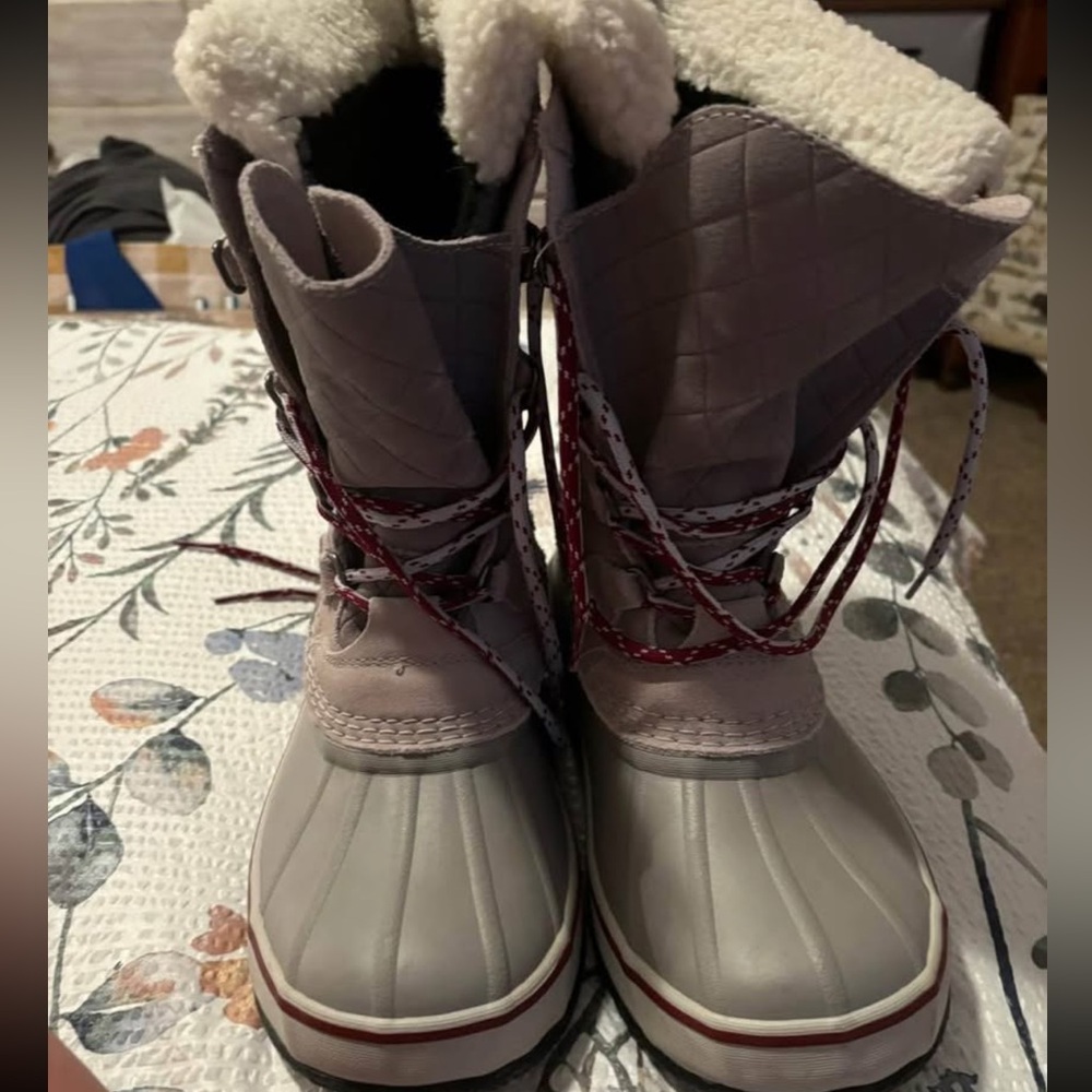 L.L. Bean Women's Gray and Red Winter Boots